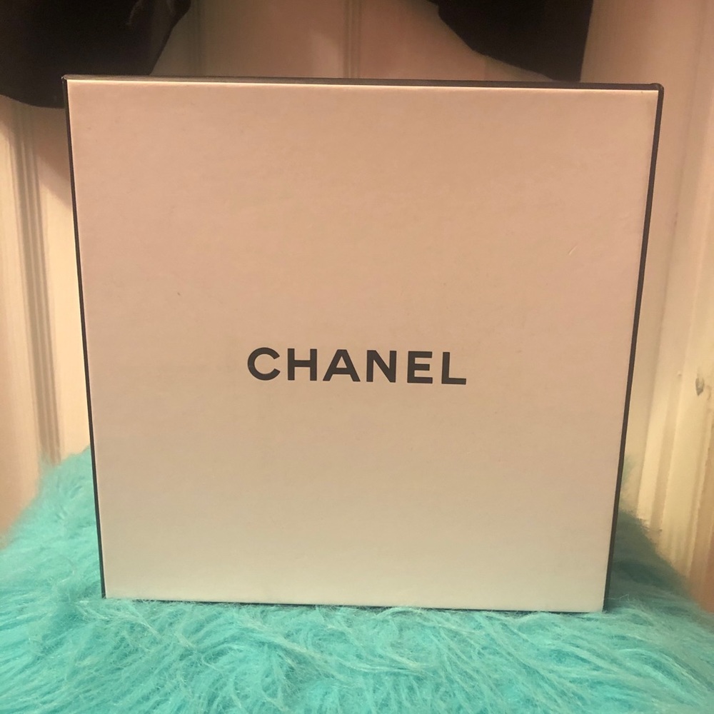 Chanel gift box
